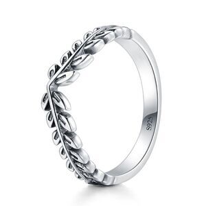 925 Oxidized Silver Leaves Wreath Ring